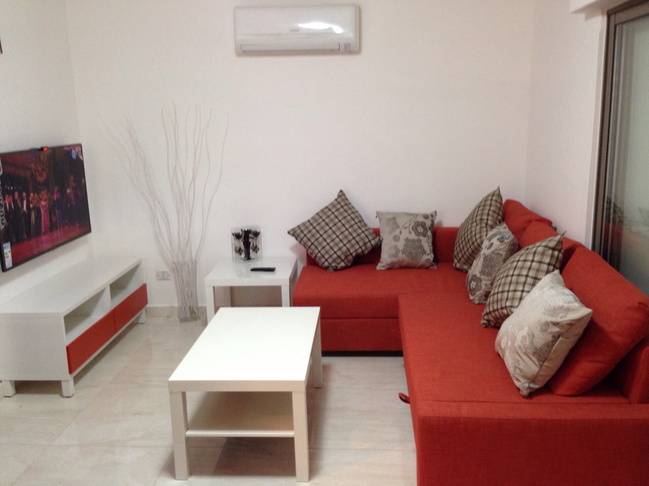 Roof for rent in Al Swefieh, space 85 meters